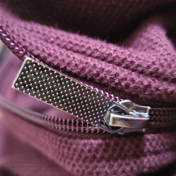 Burgundy Perry Ellis Men's Zip-Up Sweater - Picture 6 of 7